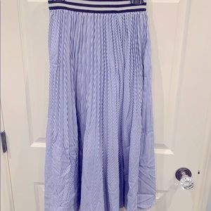 Maxi skirt with elastic waist band